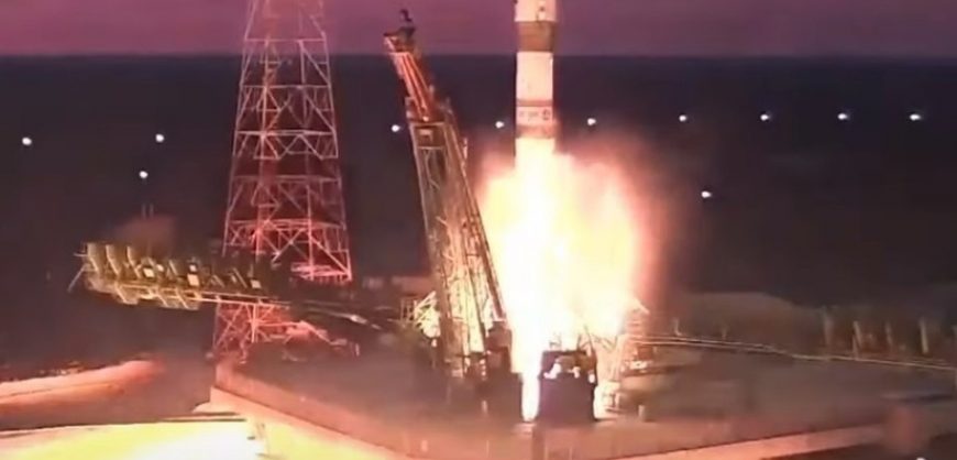 РКЦ: Россия приостановила проектирование сверхтяжелой ракеты для полетов на Луну