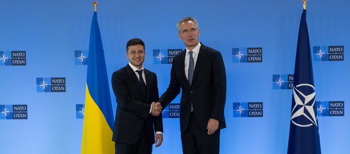 Байден назвал маловероятным скорое вступление Украины в НАТО