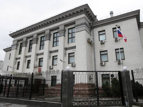 Захарова назвала провокацией заявления об эвакуации дипломатов РФ с Украины