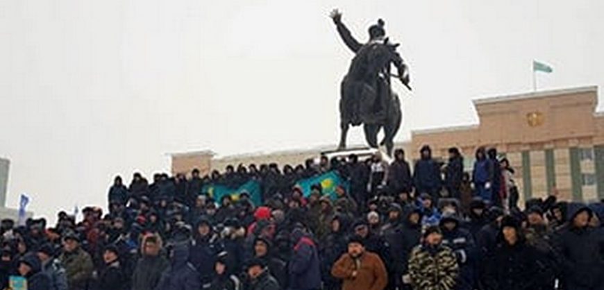 Казахский «мамбет» и город: трагедия раскола
