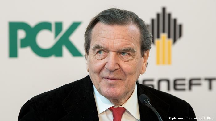 Экс-канцлер ФРГ Шредер уходит из совета директоров «Роснефти». Накануне Европарламент призвал ввести против него санкции