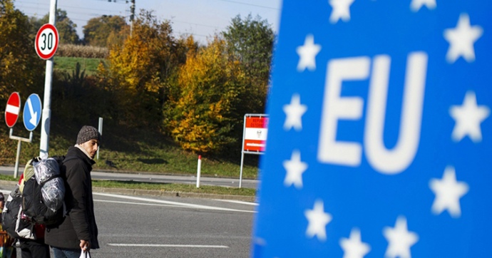 В Еврокомиссии заявили, что ЕС не может запретить выдачу россиянам краткосрочных виз