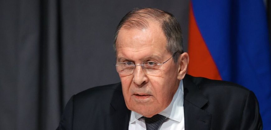 Лавров: Россия не будет делать первых шагов к переговорам с Западом по Украине