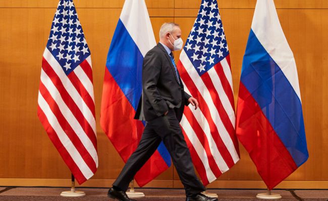 МИД РФ: Россия и США не смогли согласовать программу консультаций по ДСНВ