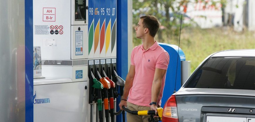 Цены на бензин подскочили после нескольких дней торможения