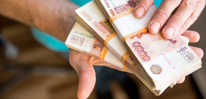 Среднезарплатный показатель в Северной столице превысил 100 тысяч рублей