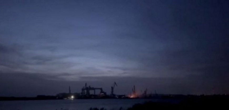 Нанесён ракетный удар по заводу в Керчи; Зеленский не согласен с оценками Залужного
